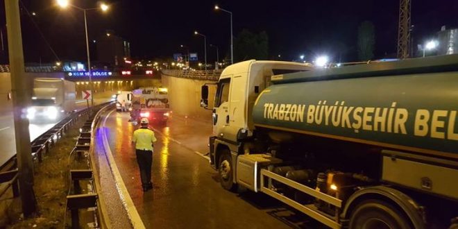 Büyükşehir Gece Gündüz Demeden Çalışıyor