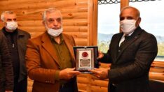 Başkan Zorluoğlu’na Teşekkür Plaketi