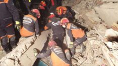 İbb Arama Kurtarma Ekipleri Zamanla Yarışıyor