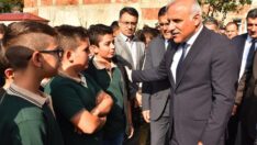 İhtiyaç Sahibi Öğrencilere Tablet Desteği