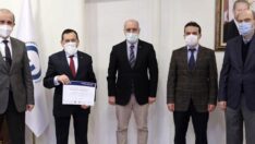 Başkan Hacısalihoğlu Doktora Diplomasını aldı