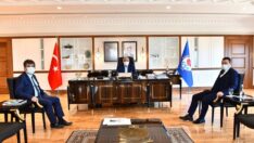 İl Sağlık Müdürü Usta’dan Başkan Zorluoğlu’na Anlamlı Hediye