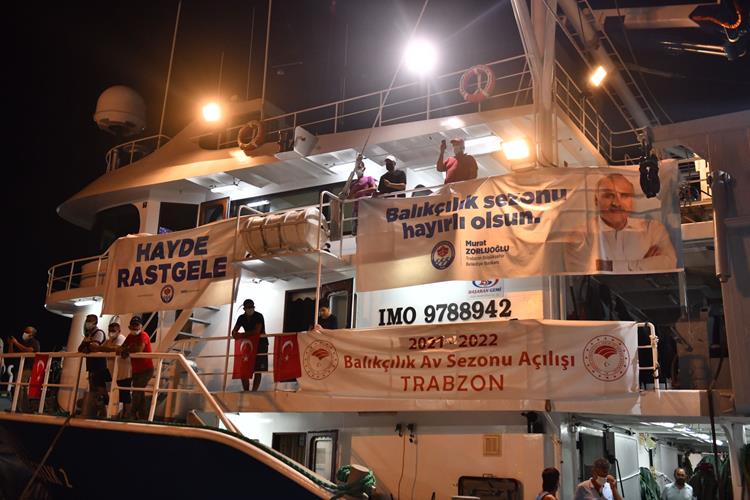 Trabzon’da Balıkçılar ‘Vira Bismillah’ Dedi