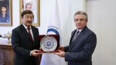 Kazakistanlı Şair Abay KUNANBAYOĞLU Büstü açıldı