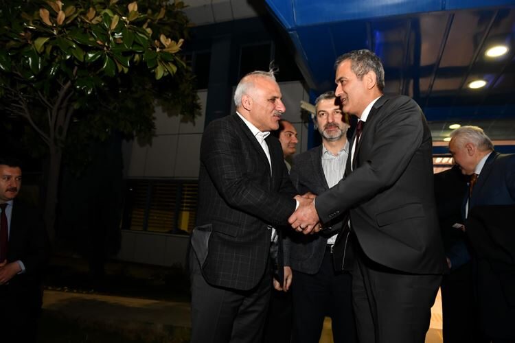 Milli Eğitim Bakanı Özer’den Trabzon’a Gece Ziyareti
