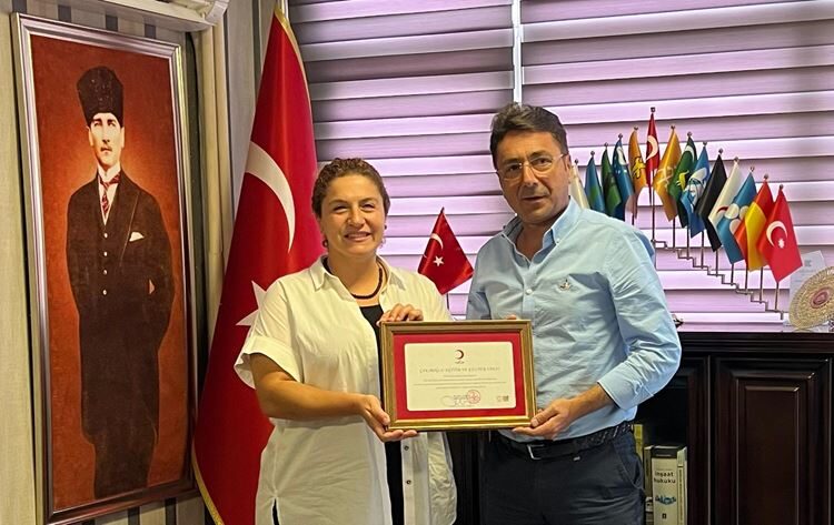 Türk Kızılay Trabzon Şubesi, Çakıroğlu Eğitim ve Kültür Vakfı’nı ziyaret etti.