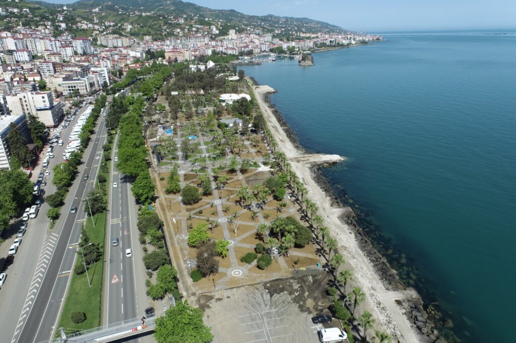 Akçaabat Sahil Park Etap Etap İlerliyor