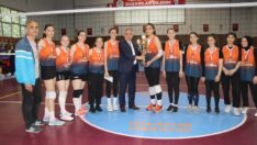 Akçaabat’ta Liseler Arası Kadın Voleybol Turnuvası Sona Erdi