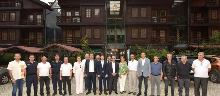 Uzungöl özel turizm alanı statüsünde yönetilmeli, karmaşaya son verilmelidir