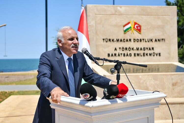 Barış Ve Dostluğun Simgesi Türk-Macar Dostluk Anıtı Açıldı