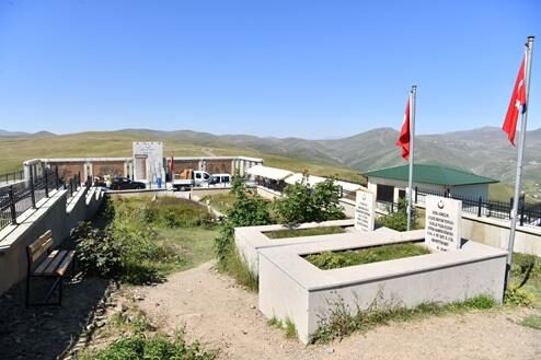 Restore Edilen Sultan Murat Şehitliği Dualarla Açıldı