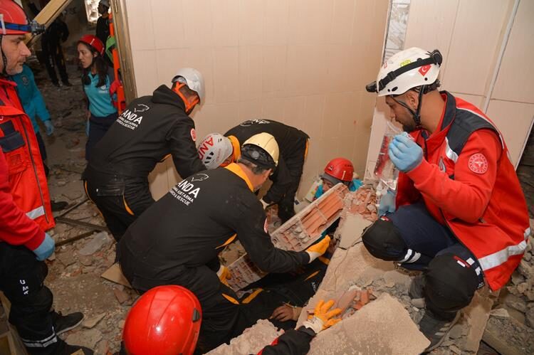 Büyükşehir’in Koordinesinde Nefes Kesen Tatbikat