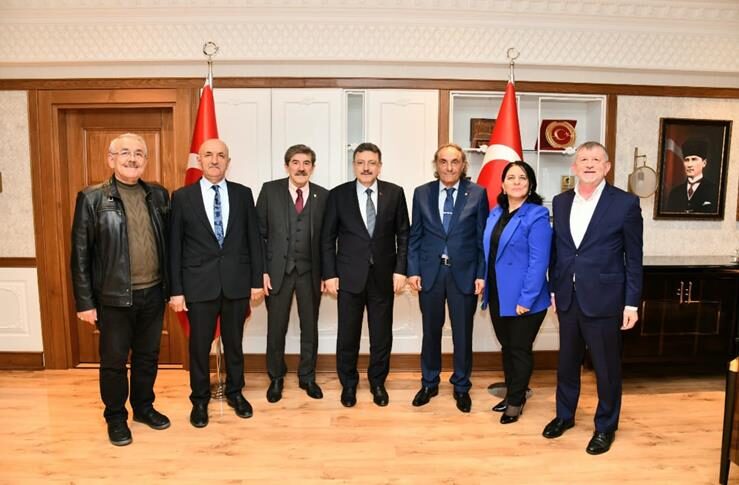 Kanuni Yönetimi Av. Ahmet Metin Genç’i ziyaret etti.