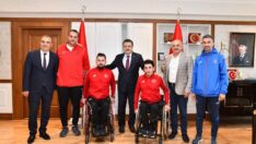 Başkan Genç Şampiyonları Ağırladı