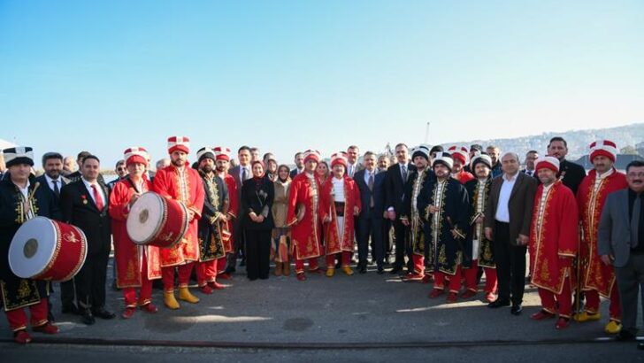 TRABZON, TARİHİ ŞANLA, ŞEREFLE DOLU BİR ŞEHİRDİR