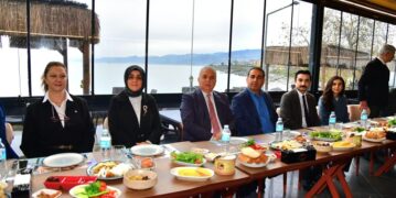 Denizden Dağlara Araklı