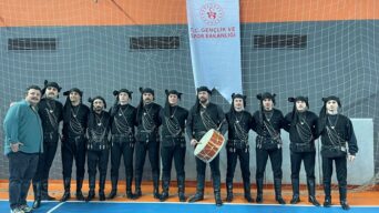 Halk Oyunlarında Çifte Şampiyon