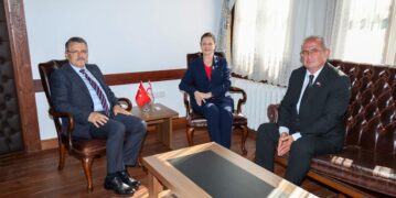 BAŞKAN GENÇ’TEN KKTC BAŞKONSOLOSU DEMİREL’E ZİYARET