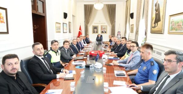 TRABZON’UN TRAFİĞİ MASAYA YATIRILDI